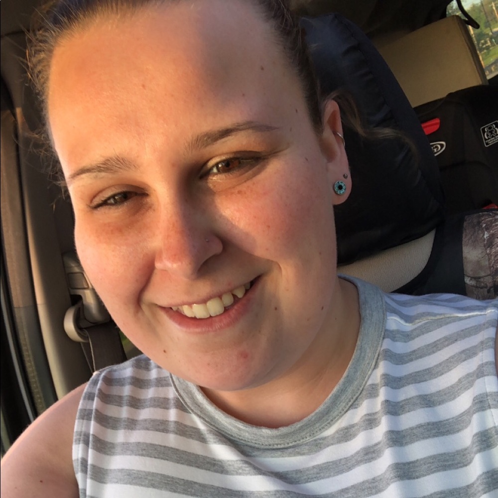 Meet your Posher, Abigail